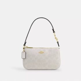 Nolita 19 en Signature Canvas