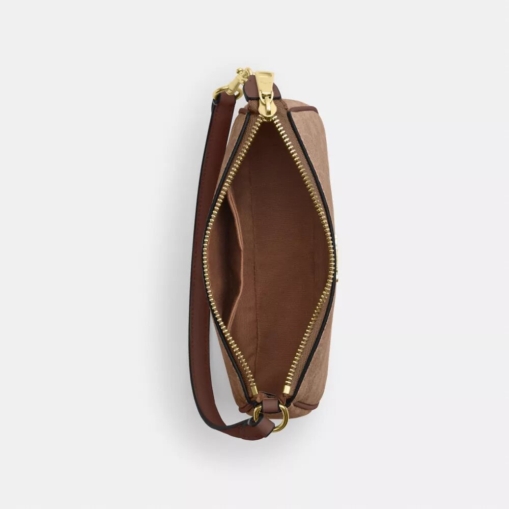 Nolita 19 en Signature Canvas