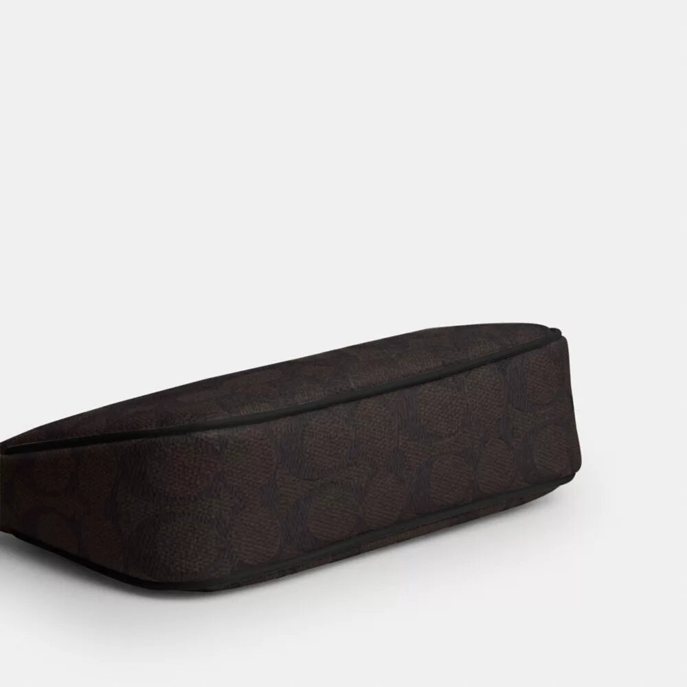 Nolita 19 en Signature Canvas