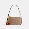 Nolita 19 en Signature Canvas