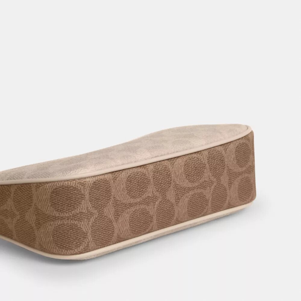 Nolita 19 en Signature Canvas con diseño en bloques