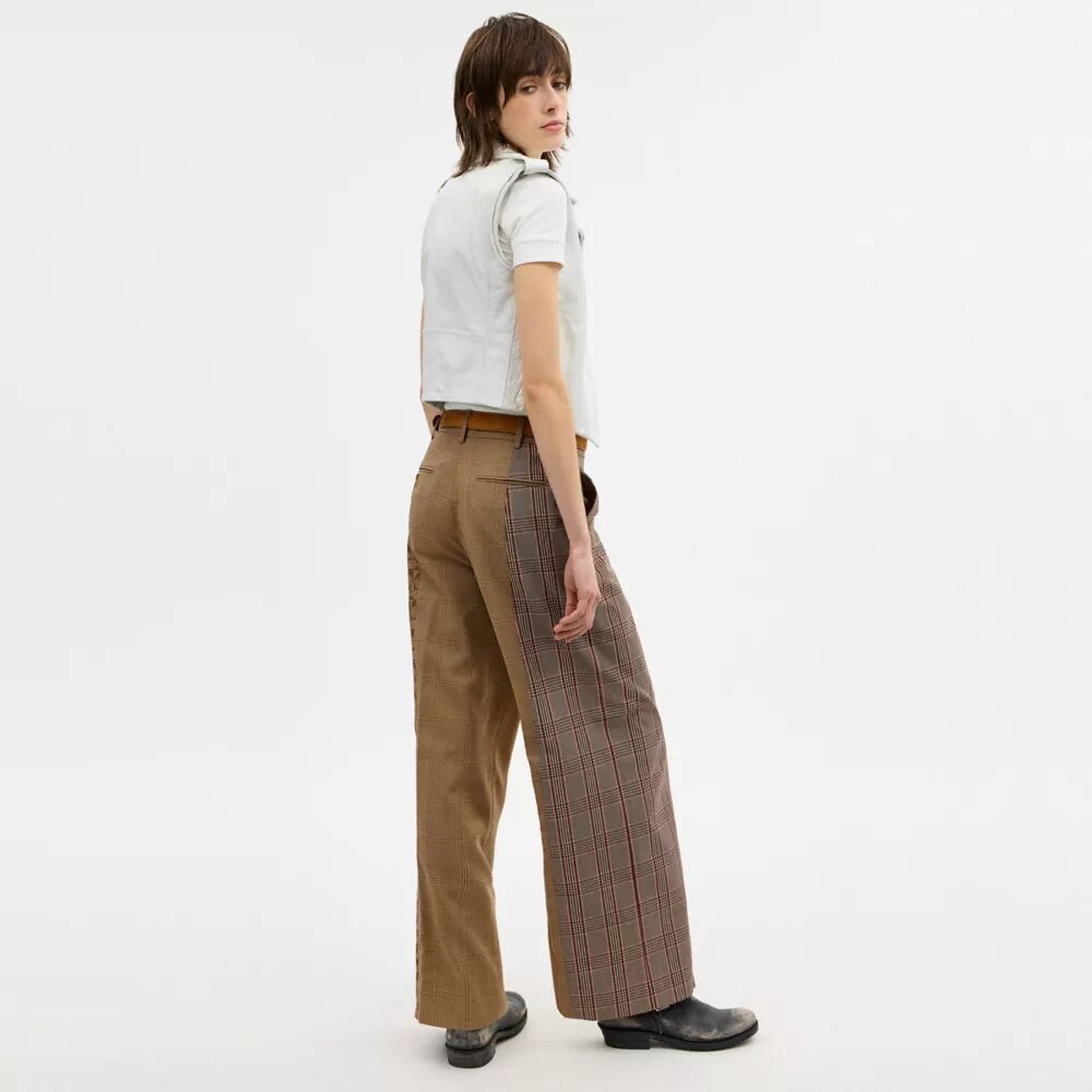 Pantalones entallados con estampado de cuadros combinados