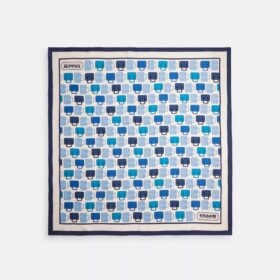 Pañuelo cuadrado de seda con estampado de bolso en estilo «trompe l’oeil»