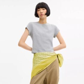 Pañuelo cuadrado de seda con estampado texturizado exclusivo