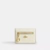 Portatarjetas con Charms en cuero exclusivo