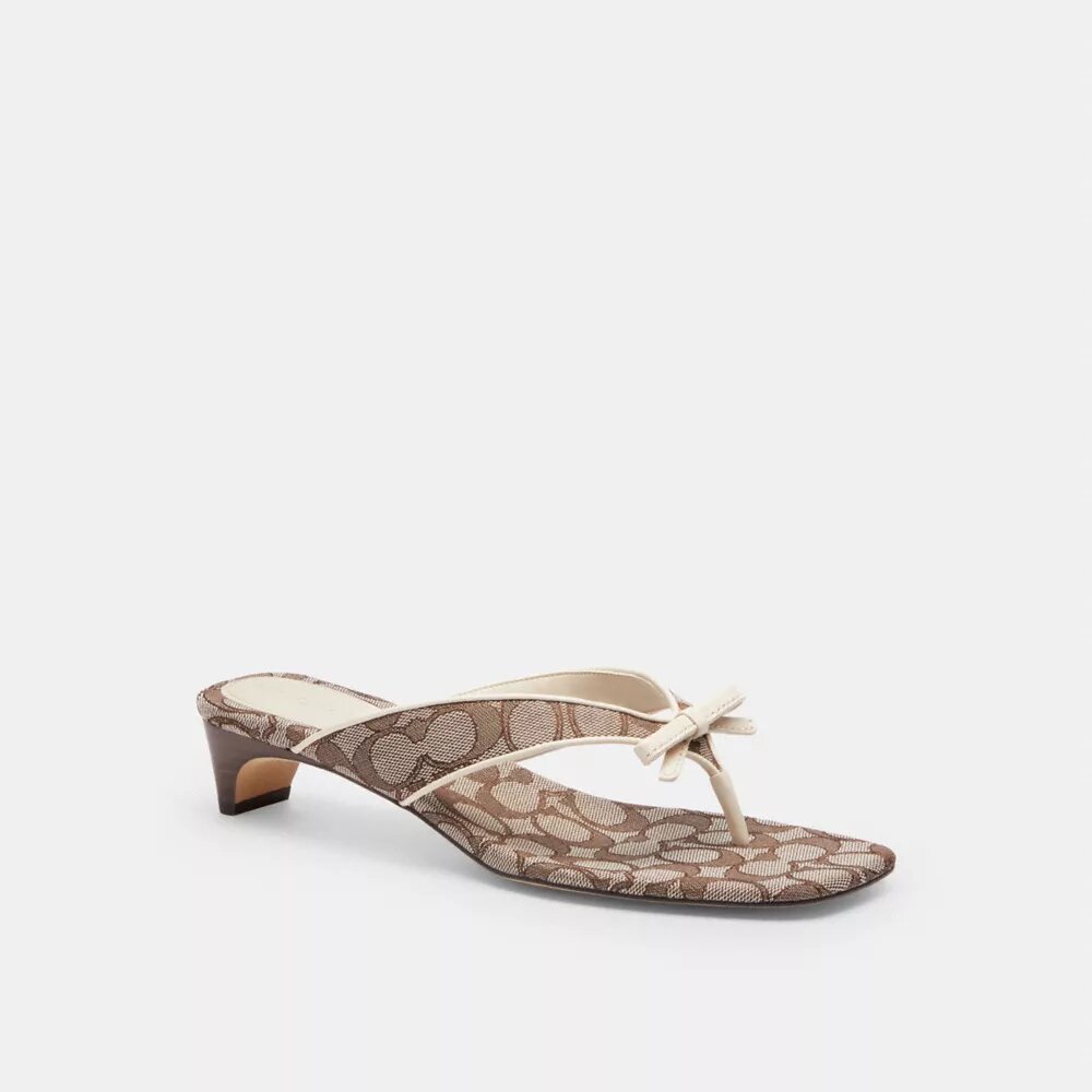 Sandalia de tacón bajo con tiras en forma de lazo en jacquard exclusivo