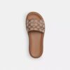 Sandalias Brynn tipo chanclas sin cordones en jacquard con cristales característico