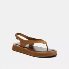 Sandalias de plataforma con «C» esculpida