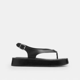 Sandalias de plataforma con «C» esculpida