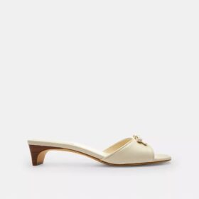 Sandalias de tacón bajo con lazo