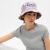 Sombrero de pescador con estampado floral y logotipo de Coach en letra cursiva