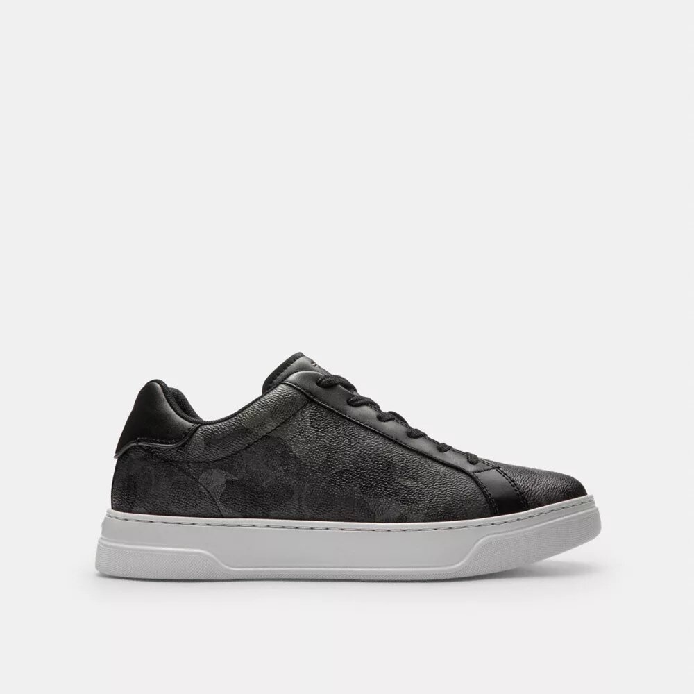Zapatillas altas con estampado de camuflaje característico