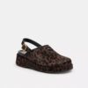 Zuecos de plataforma en forma de C y estampado de leopardo
